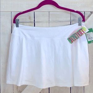 Lilly Pulitzer Luxletic Aila Skort in Resort White